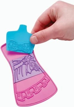 MATTEL Barbie : Atelier Couleurs & Style -Monde Jouet Pas Cher Magasin barbie atelier couleurs style ref KT5765 7