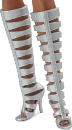 Barbie Signature Poupée Articulée Aux Long Cheveux Roux Blouclés -Monde Jouet Pas Cher Magasin barbie signature poupee articulee aux long cheveux roux bloucles ref TG2547 7