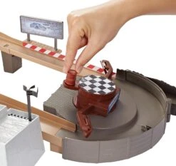 Disney Circuit De Thomasville Cars 3 -Monde Jouet Pas Cher Magasin circuit de thomasville cars 3 ref KT8441 3